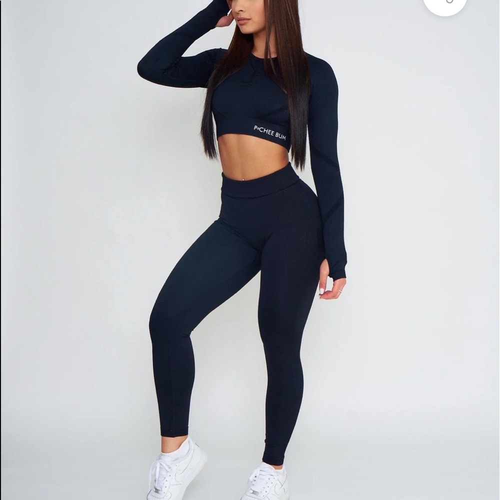 PcheeBum…… Black Scrunch Butt Legging Set size M